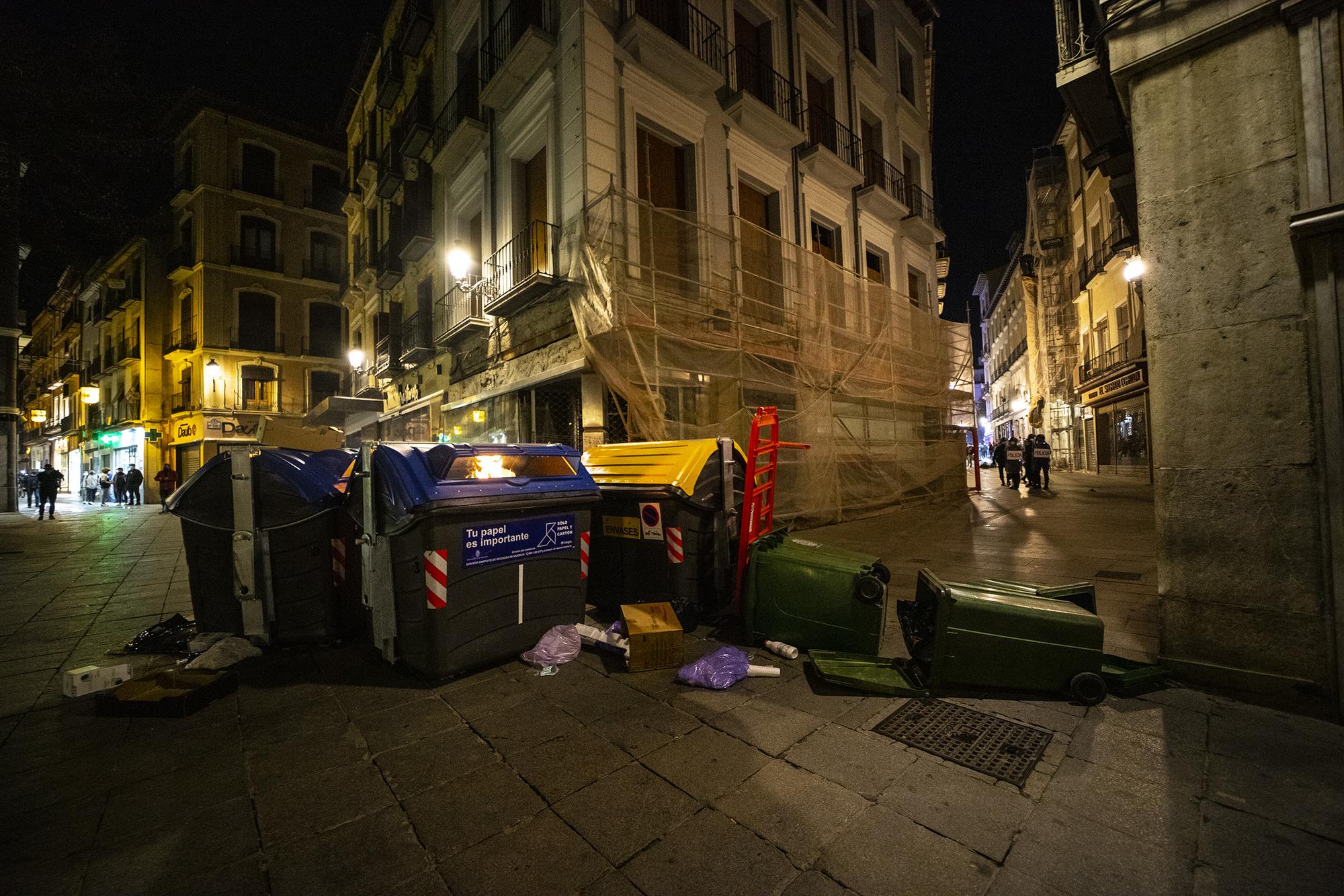 Barricadas en la manifestación de Granada por la encarcelamiento de Pablo Hasél - 14
